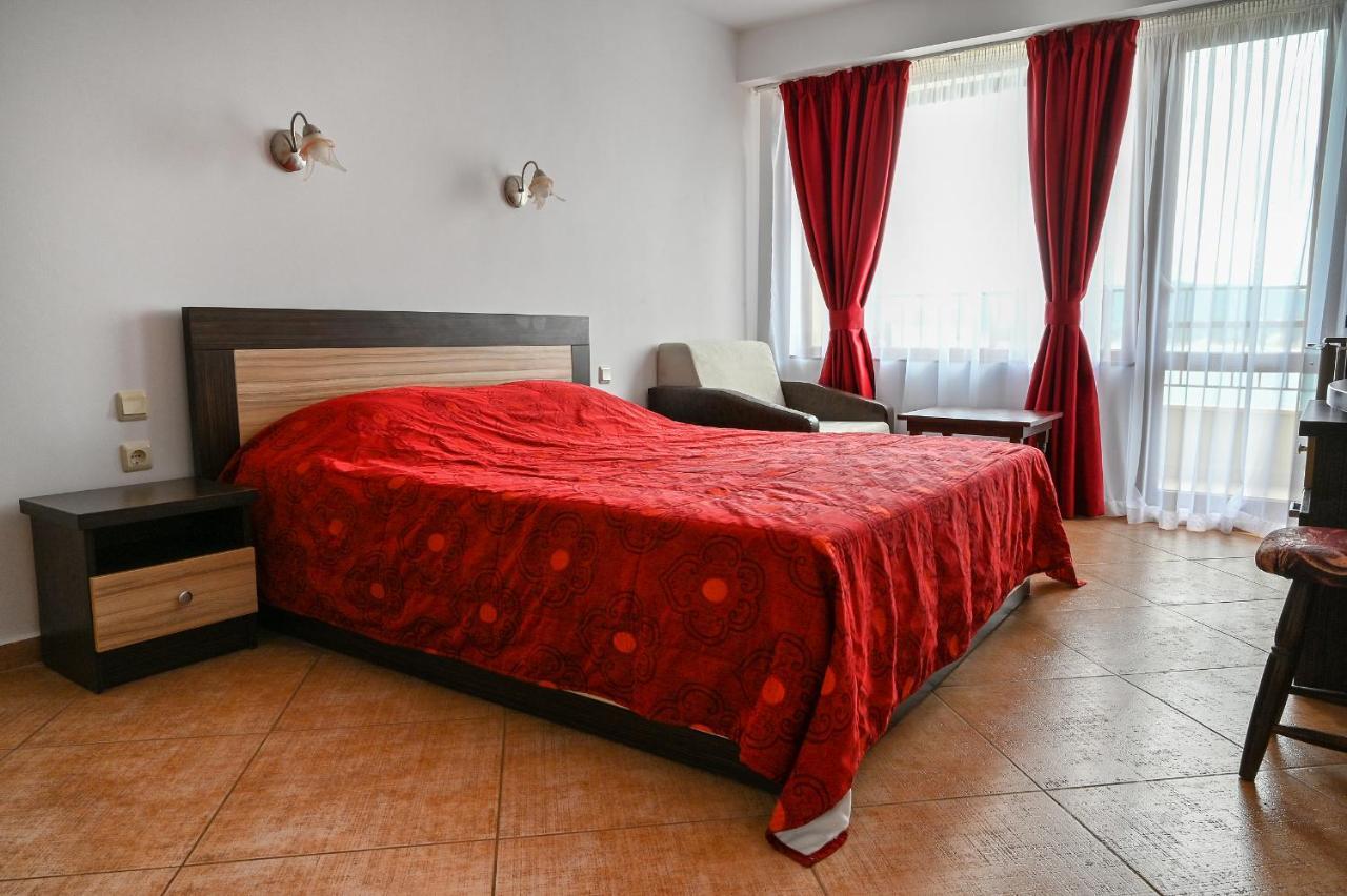 Complex Chayka Guest House Byala  Buitenkant foto