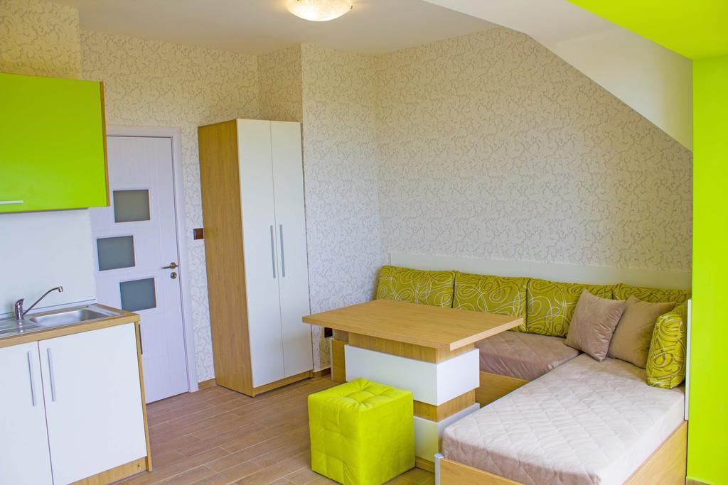 Complex Chayka Guest House Byala  Buitenkant foto